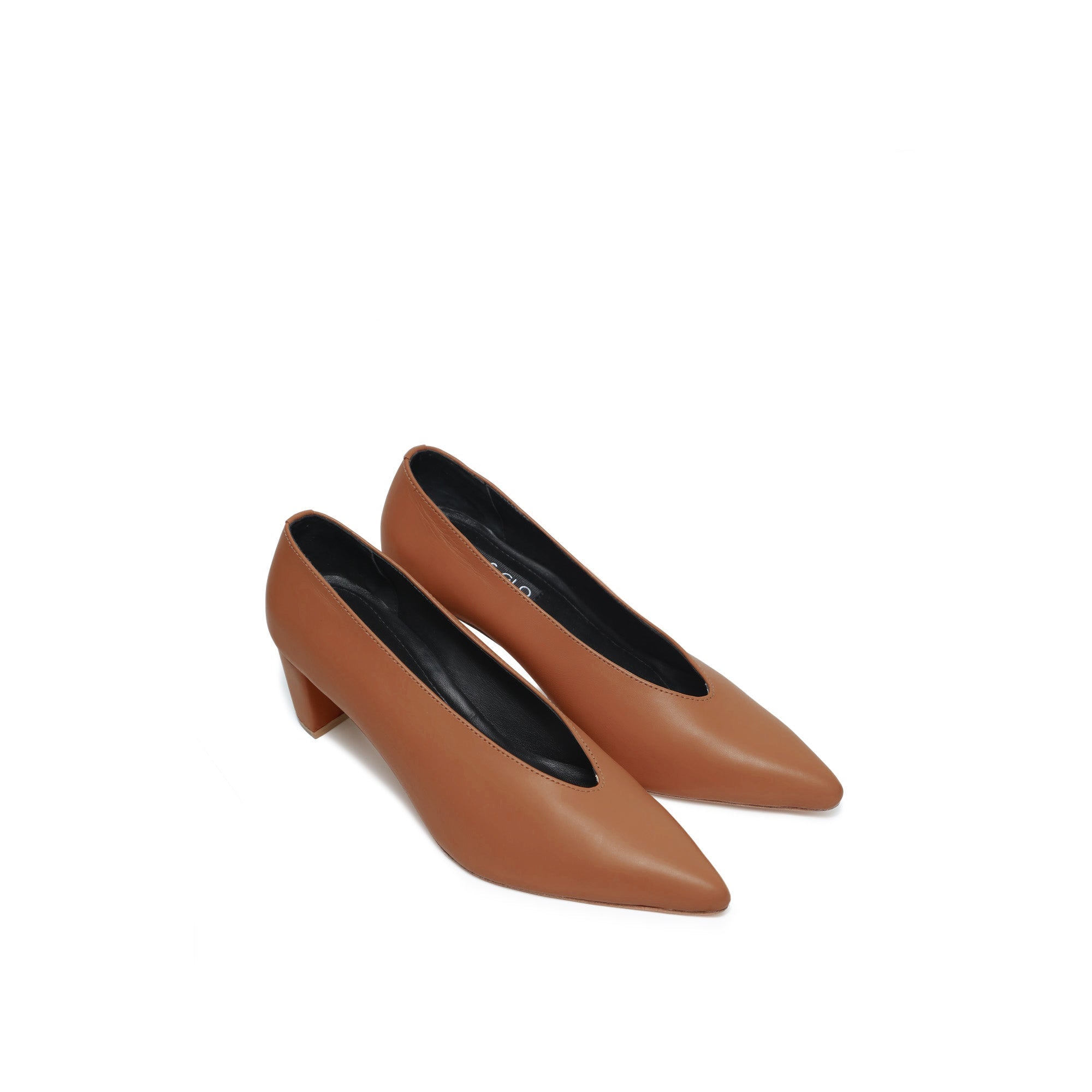 ZOELLESHOESELLA & GLO