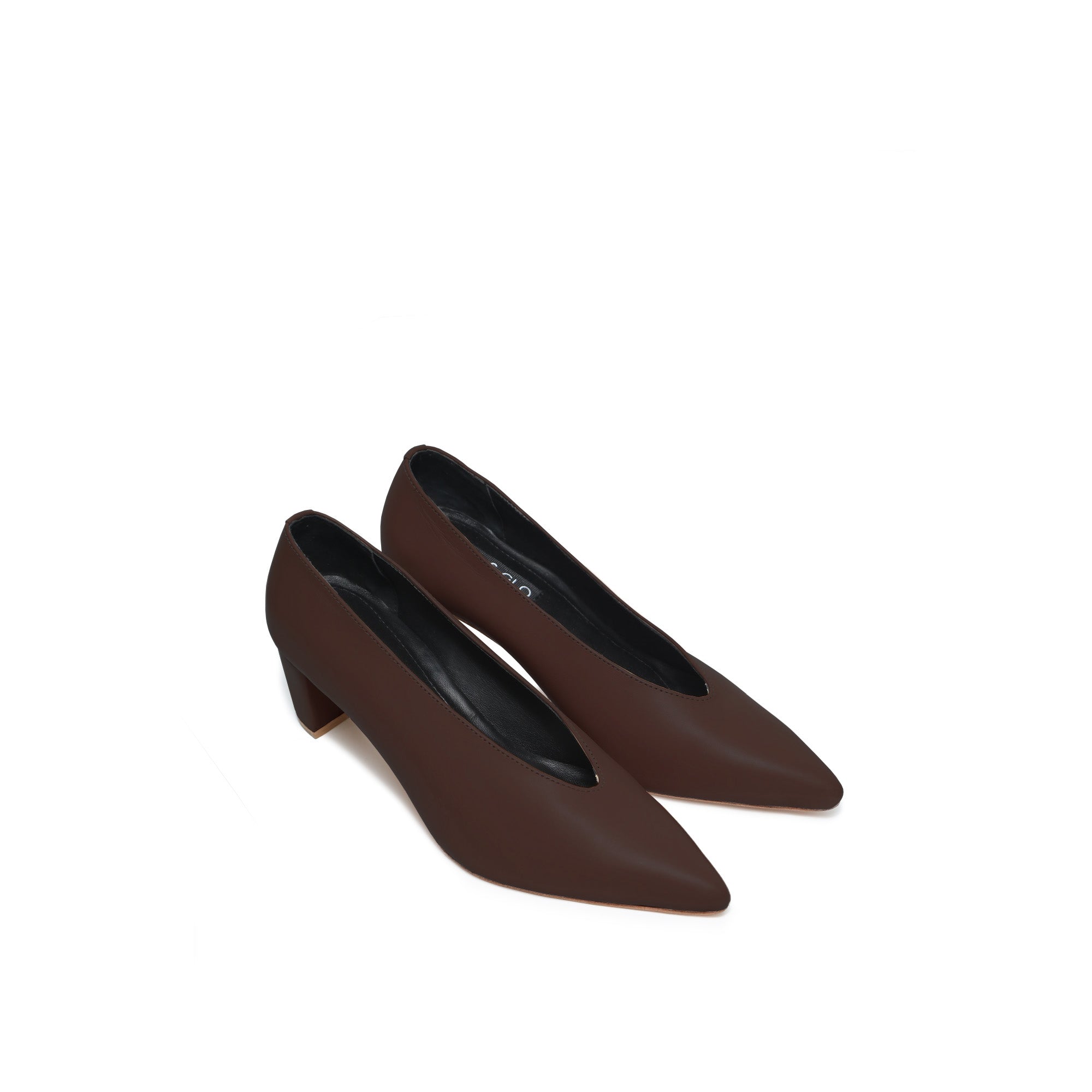 ZOELLESHOESELLA & GLO