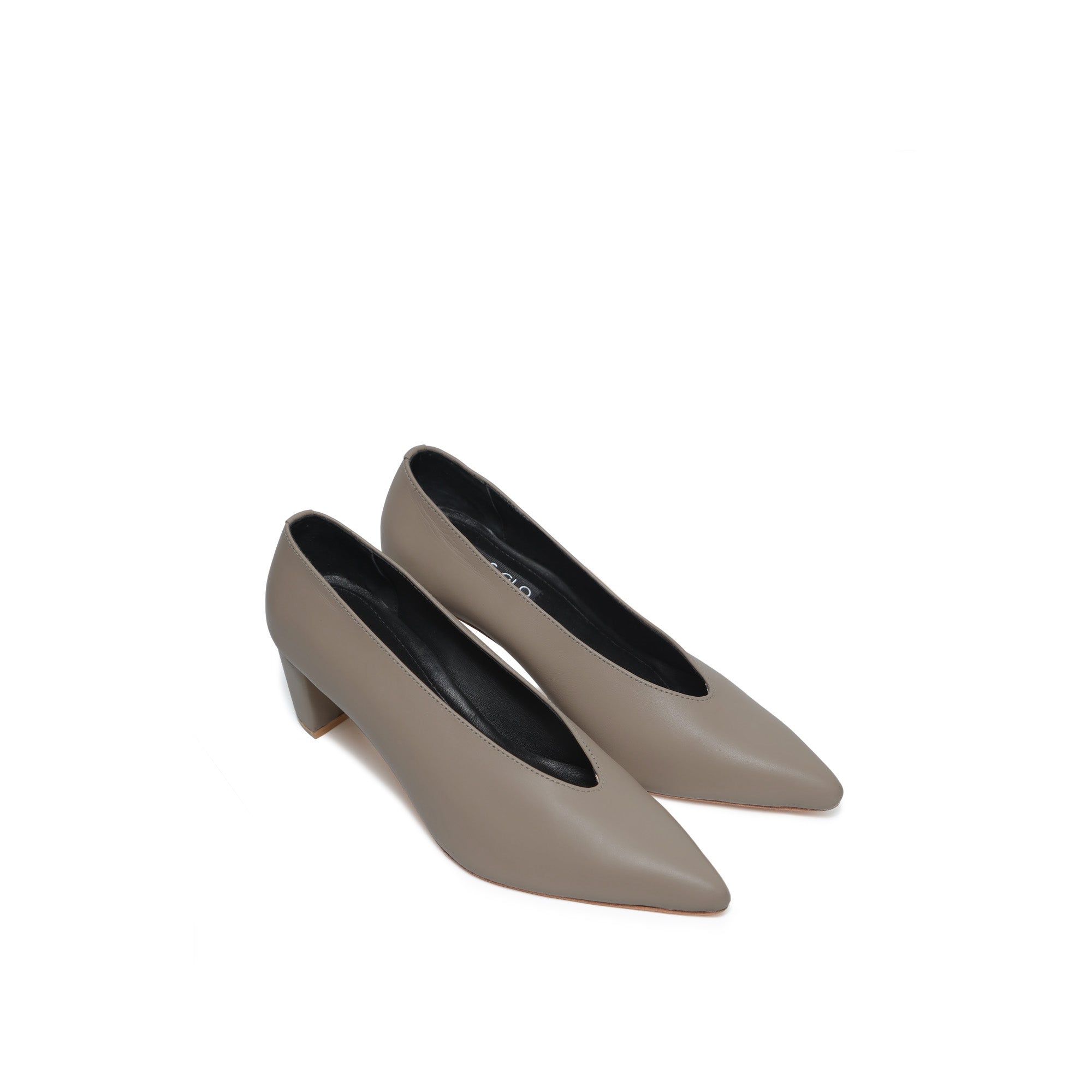 ZOELLESHOESELLA & GLO