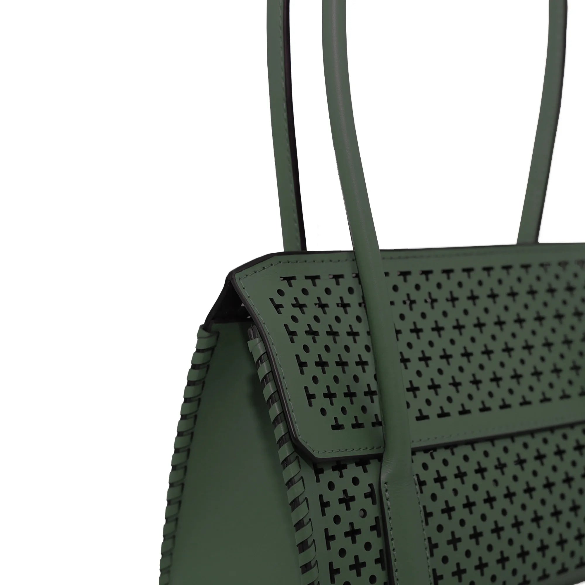 ANIKA BAGBAGSELLA & GLO