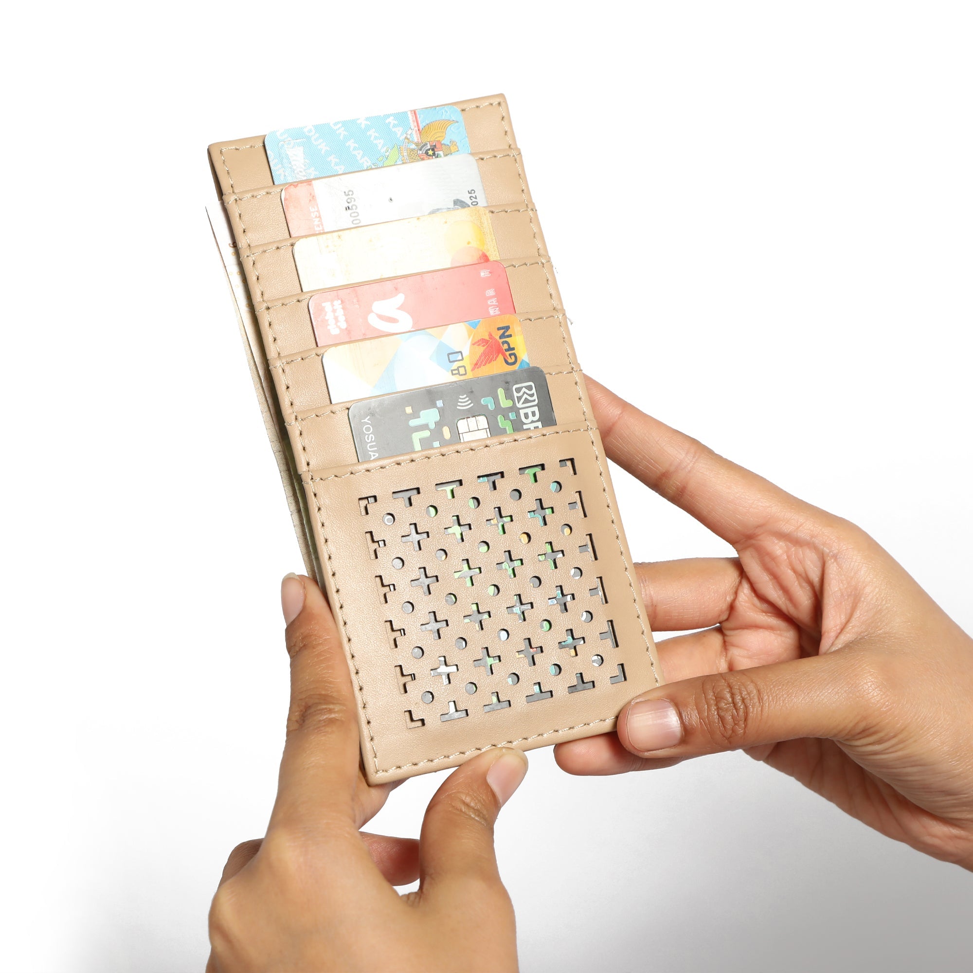 LUCY 6 SLOT WALLETACCESORIESELLA & GLO